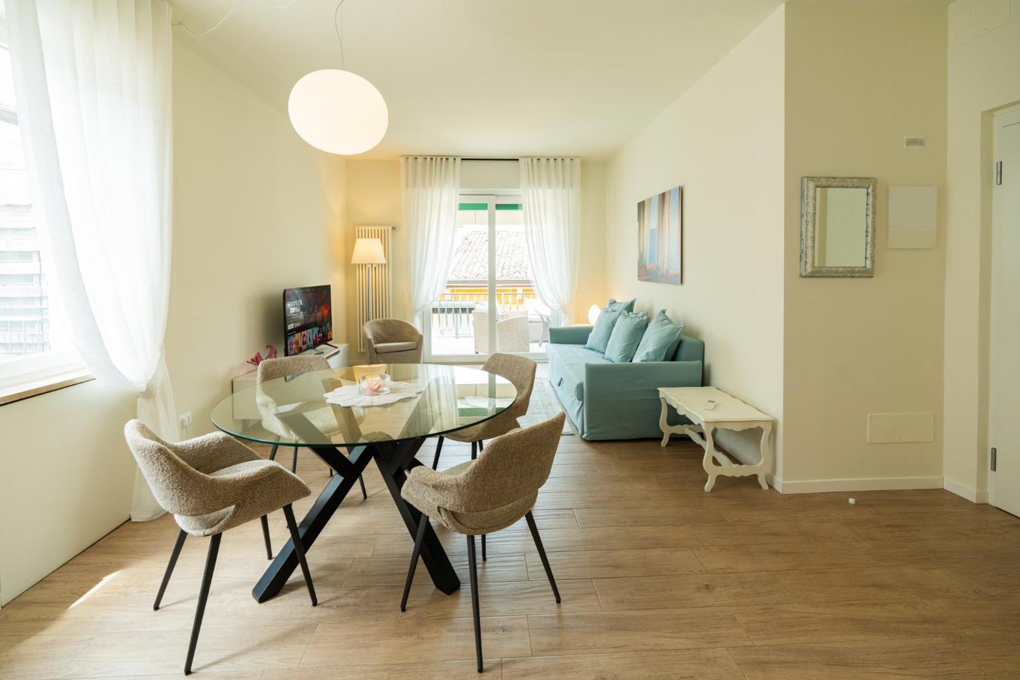 Domus Verona - Ampia Residenza Filippini A Pochi Passi Dall'Arena Extérieur photo