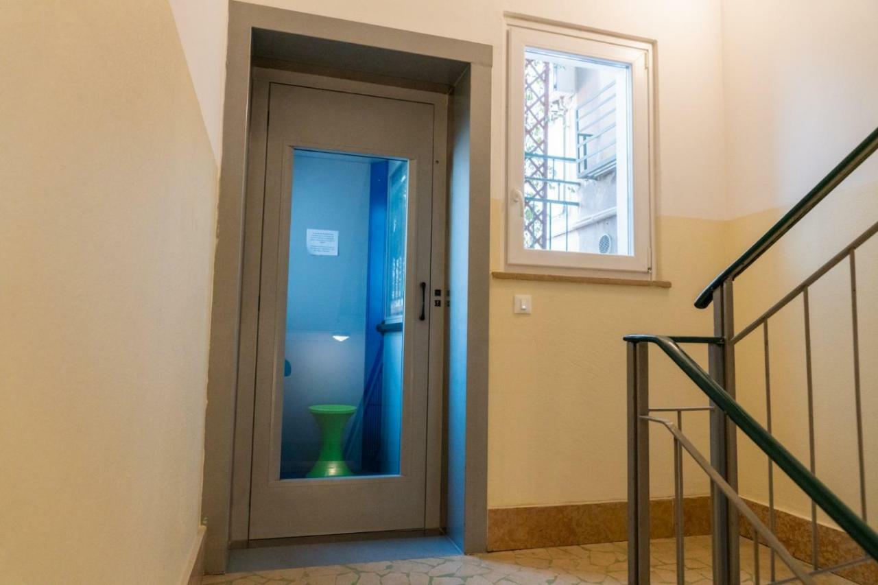 Domus Verona - Ampia Residenza Filippini A Pochi Passi Dall'Arena Extérieur photo