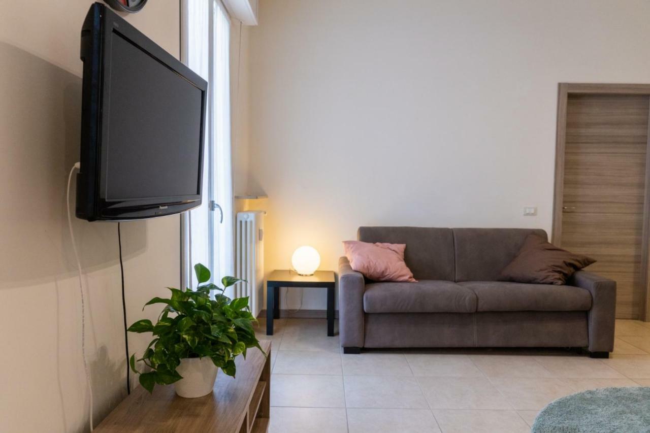 Domus Verona - Ampia Residenza Filippini A Pochi Passi Dall'Arena Extérieur photo